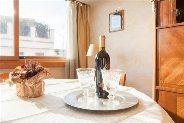 Gorgeous penthouse Spanish Steps image 7